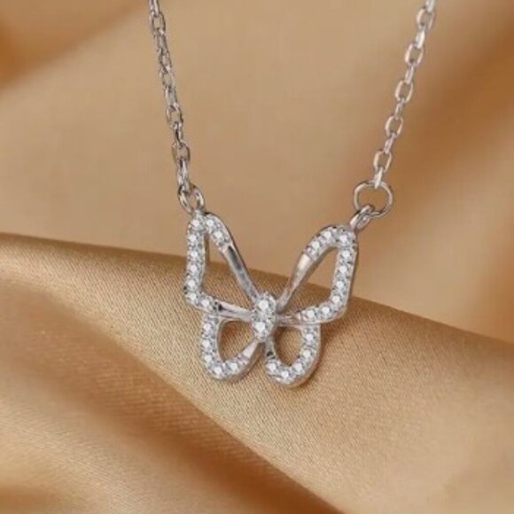Rhinestone Alloy Butterfly Necklace Classic Style Silver plated - Picture 3 of 9